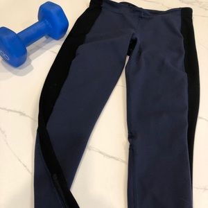 Aritzia black and blue workout leggings